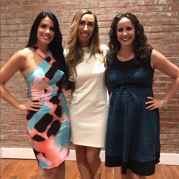 Dress - Picture 4 of 4